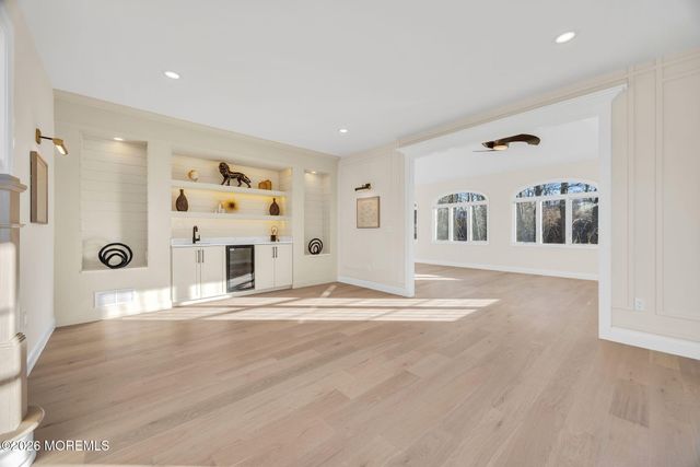 8 Saxon Court, Freehold, NJ 07728