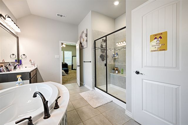 1053 Legacy Oaks, Joshua, TX 76058