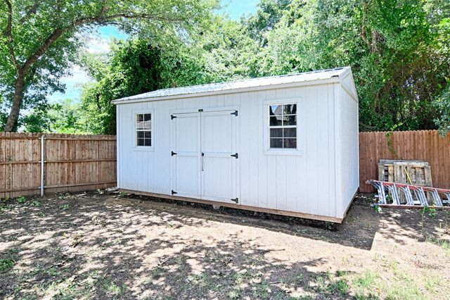 1053 Legacy Oaks, Joshua, TX 76058