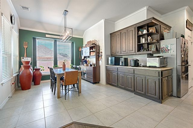 1053 Legacy Oaks, Joshua, TX 76058