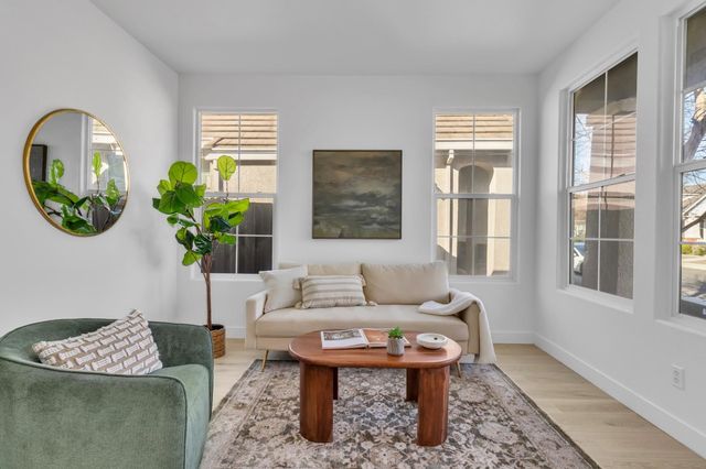 1886 Dawnelle Way, Sacramento, CA 95835