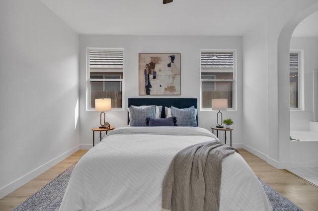 1886 Dawnelle Way, Sacramento, CA 95835