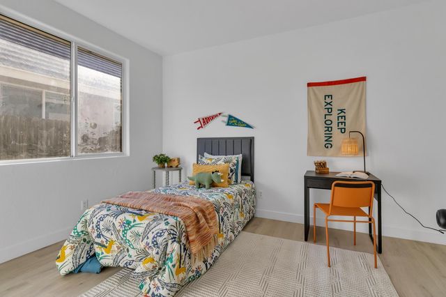 1886 Dawnelle Way, Sacramento, CA 95835