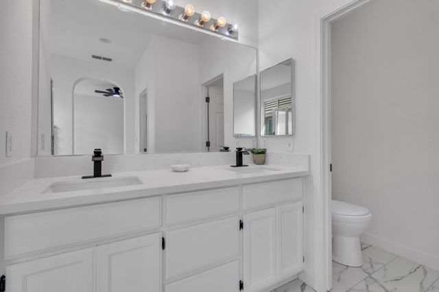 1886 Dawnelle Way, Sacramento, CA 95835