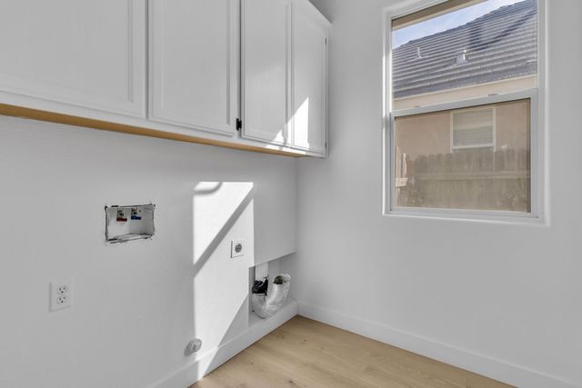 1886 Dawnelle Way, Sacramento, CA 95835