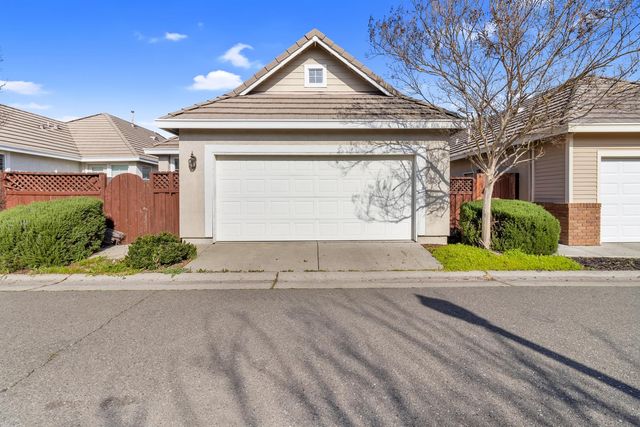 1886 Dawnelle Way, Sacramento, CA 95835