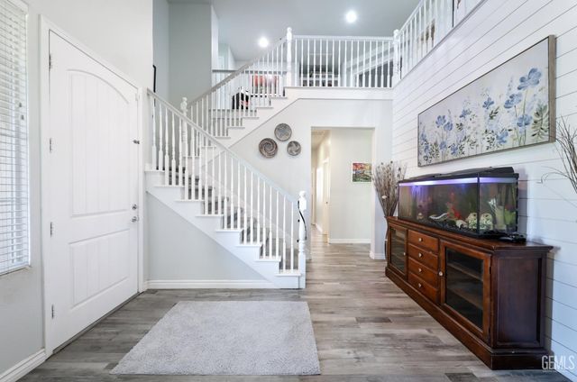 5905 Penn Station Lane, Bakersfield, CA 93311