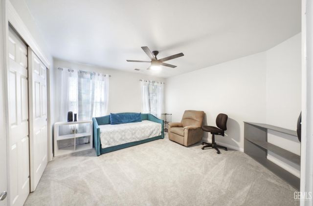 5905 Penn Station Lane, Bakersfield, CA 93311