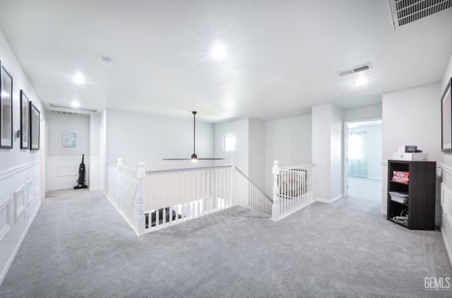 5905 Penn Station Lane, Bakersfield, CA 93311