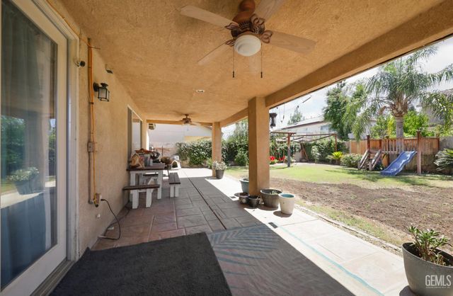 5905 Penn Station Lane, Bakersfield, CA 93311