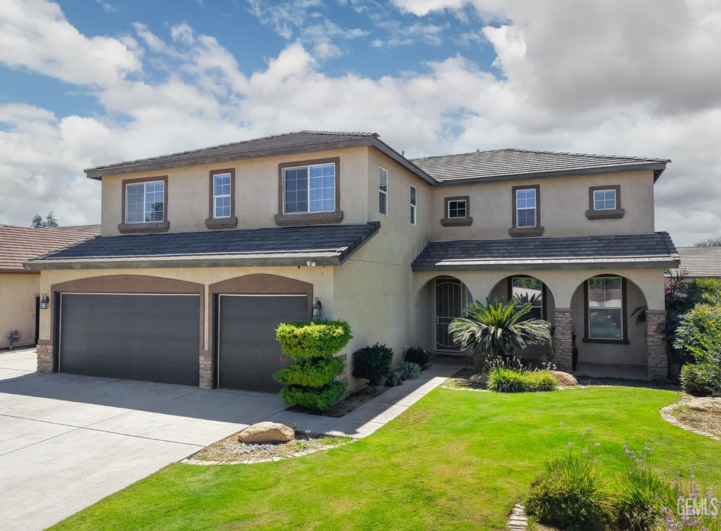 5905 Penn Station Lane, Bakersfield, CA 93311