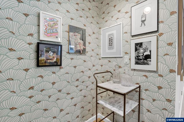 872 Laurel Pl, Silverton, OR 97381