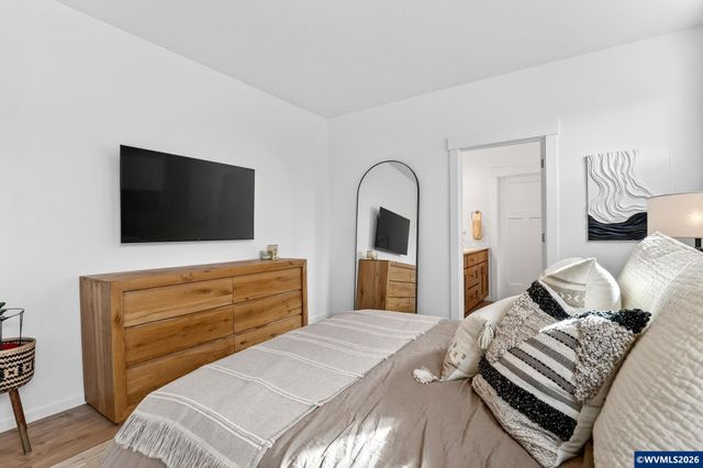 872 Laurel Pl, Silverton, OR 97381