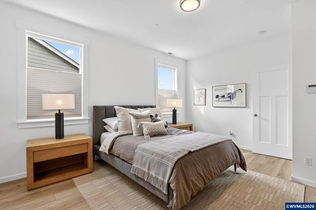 872 Laurel Pl, Silverton, OR 97381