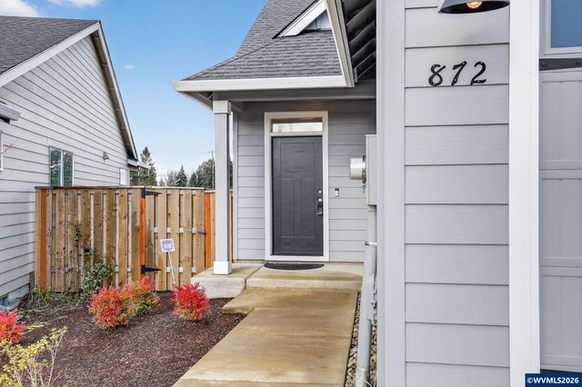 872 Laurel Pl, Silverton, OR 97381