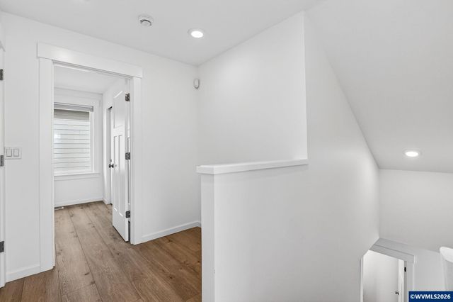 872 Laurel Pl, Silverton, OR 97381