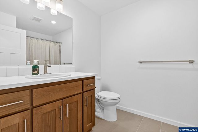 872 Laurel Pl, Silverton, OR 97381