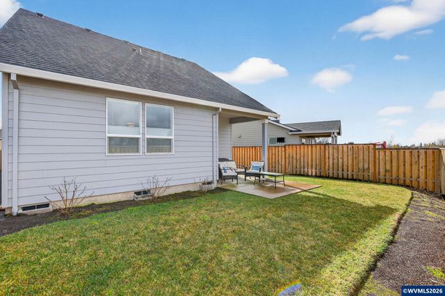 872 Laurel Pl, Silverton, OR 97381