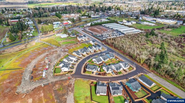 872 Laurel Pl, Silverton, OR 97381