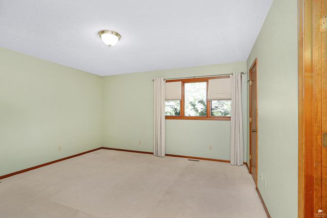 1903 Crescent Drive, Manhattan, KS 66503