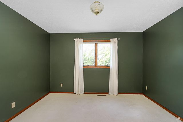 1903 Crescent Drive, Manhattan, KS 66503