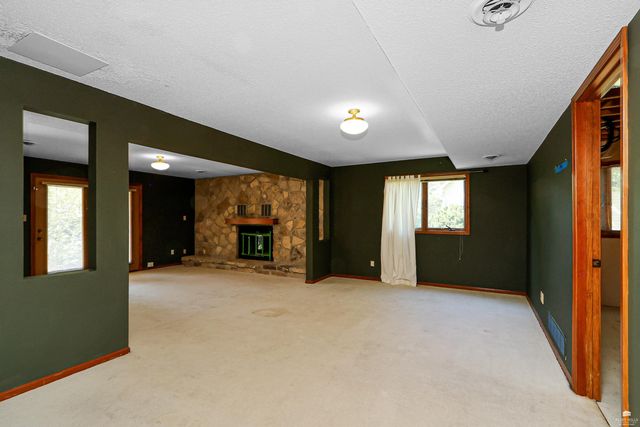 1903 Crescent Drive, Manhattan, KS 66503