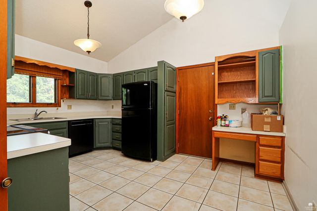 1903 Crescent Drive, Manhattan, KS 66503