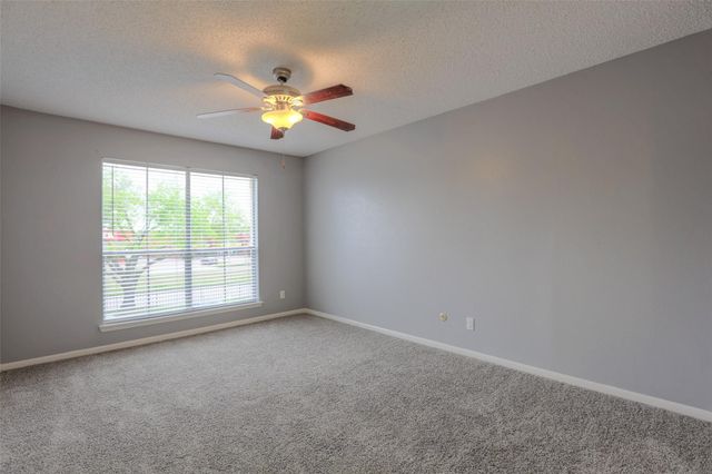 3919 Fairmont Parkway 122, Pasadena, TX 77504