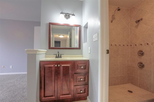 3919 Fairmont Parkway 122, Pasadena, TX 77504