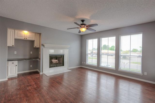 3919 Fairmont Parkway 122, Pasadena, TX 77504