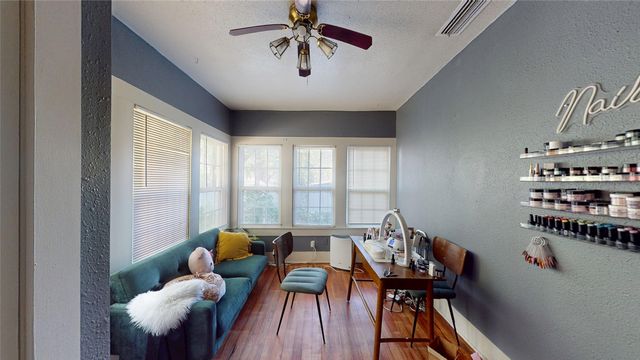 704 Cameron Avenue, Dallas, TX 75223