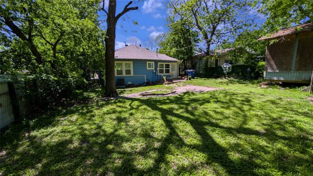 704 Cameron Avenue, Dallas, TX 75223