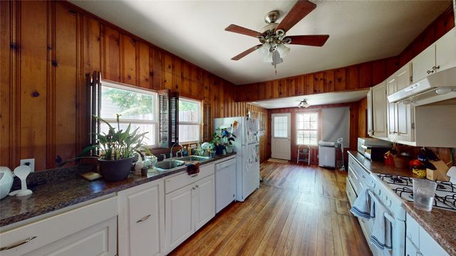 704 Cameron Avenue, Dallas, TX 75223