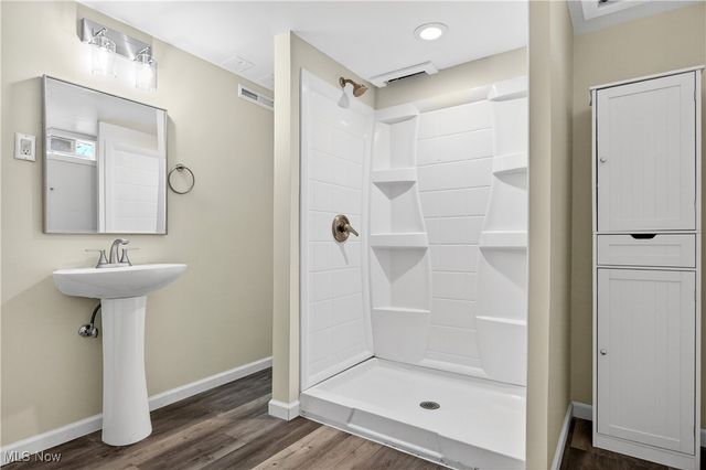 24181 Devoe Avenue, Euclid, OH 44123