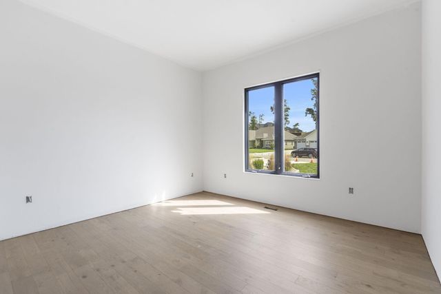 6195 S Dollison Avenue, Springfield, MO 65810