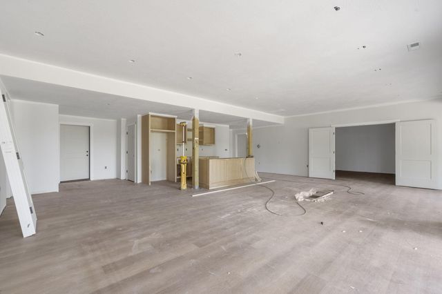 6195 S Dollison Avenue, Springfield, MO 65810