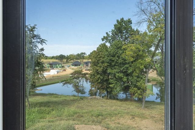 6195 S Dollison Avenue, Springfield, MO 65810