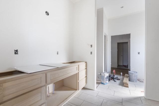 6195 S Dollison Avenue, Springfield, MO 65810