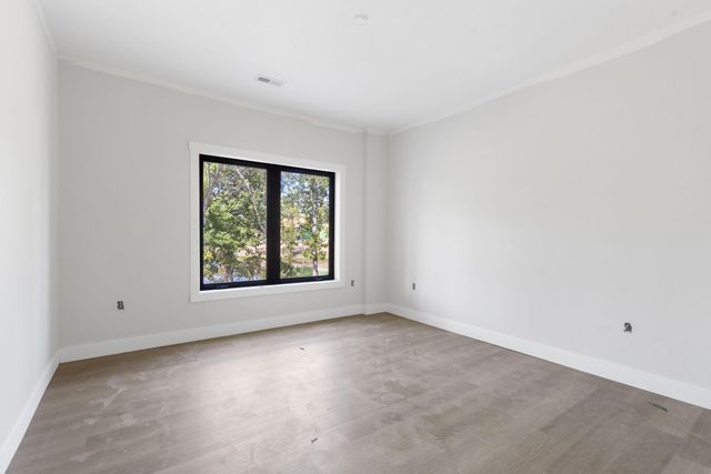 6195 S Dollison Avenue, Springfield, MO 65810