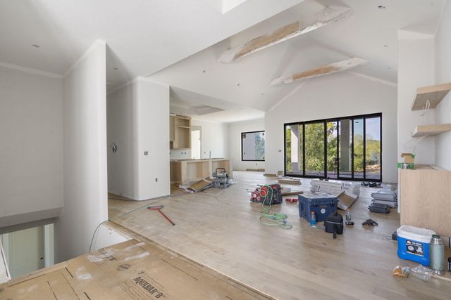 6195 S Dollison Avenue, Springfield, MO 65810