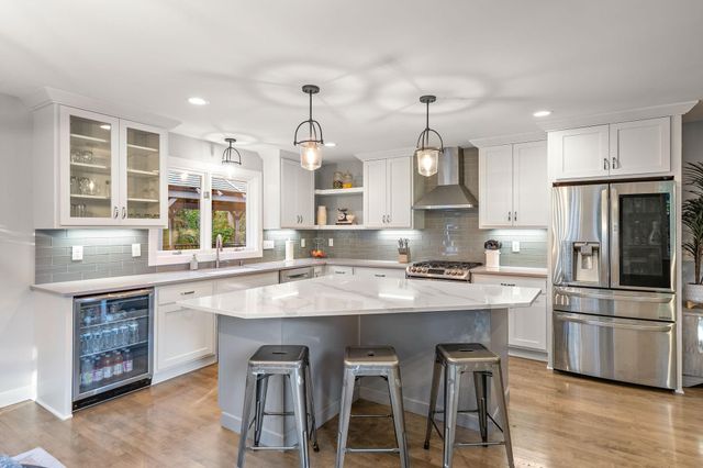 11220 Sunset Trail, Plymouth, MN 55441