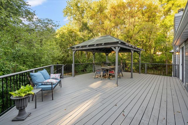 11220 Sunset Trail, Plymouth, MN 55441