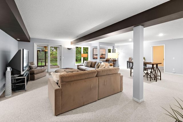 11220 Sunset Trail, Plymouth, MN 55441