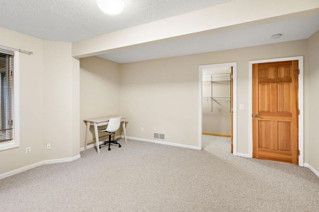 11220 Sunset Trail, Plymouth, MN 55441