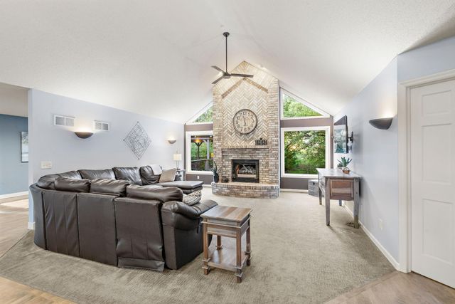 11220 Sunset Trail, Plymouth, MN 55441