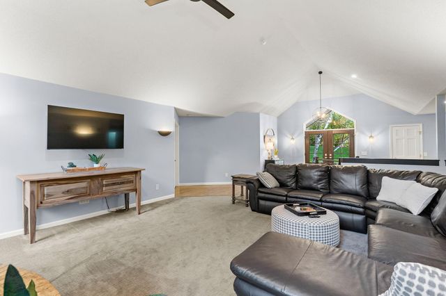 11220 Sunset Trail, Plymouth, MN 55441