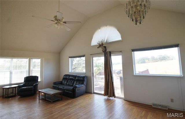 16292 Maries Road 303, Vienna, MO 65582