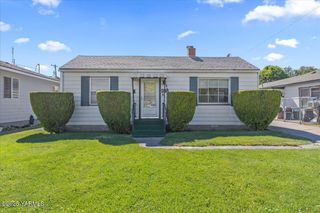 S 916 1st Ave, Yakima, WA 98902