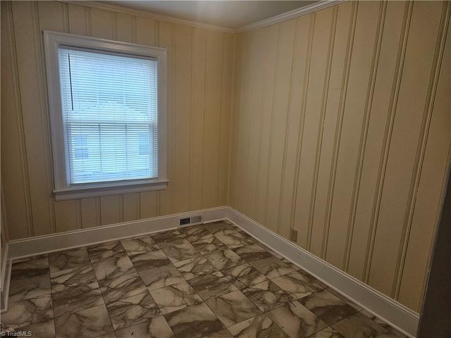 3937 Waddill Street, Winston-salem, NC 27105