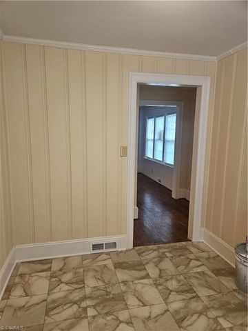 3937 Waddill Street, Winston-salem, NC 27105